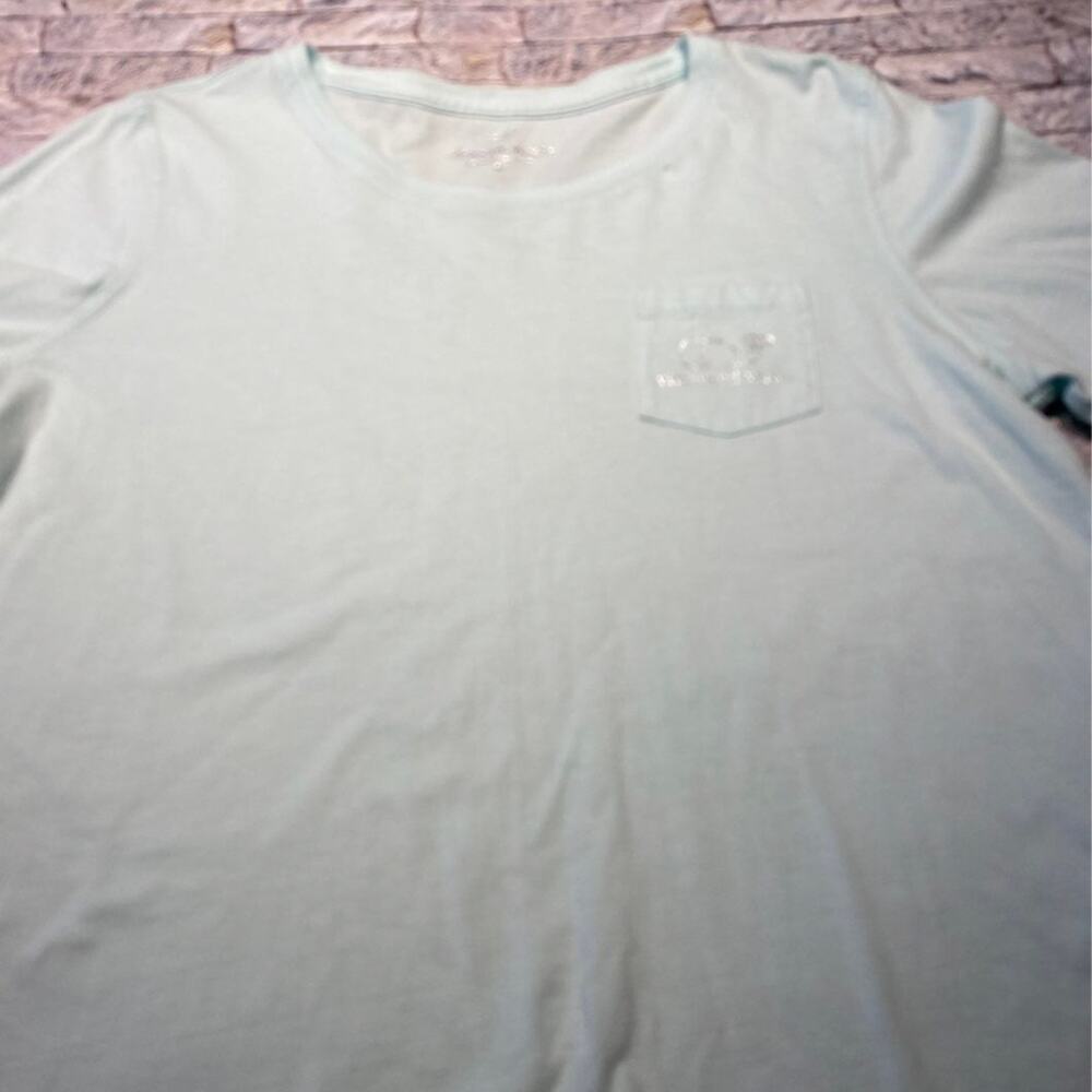 Teen girl Medium Vineyard Vines t shirt